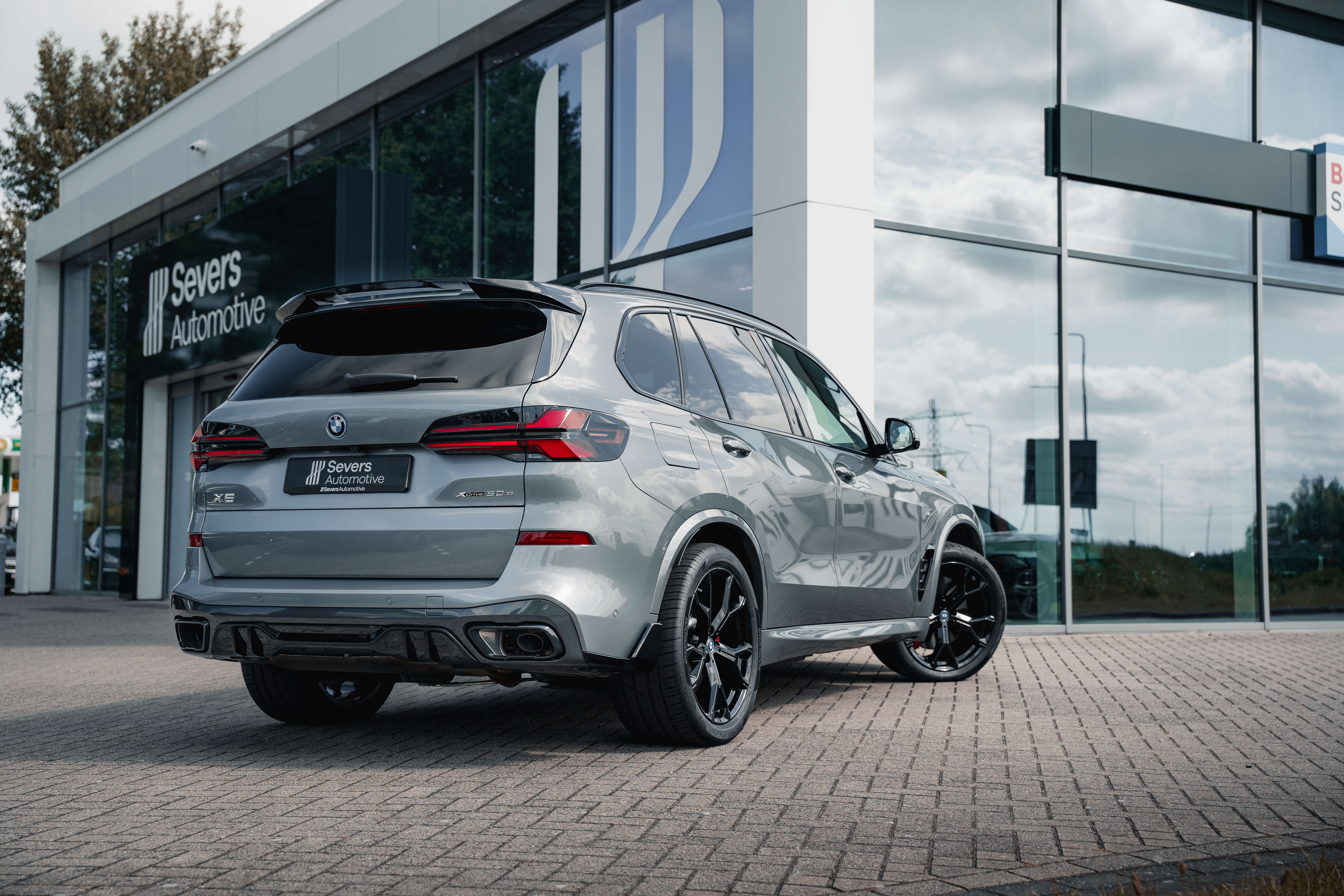 Severs Automotive PSR Parts Woerden BMW X5 Skyscraper 