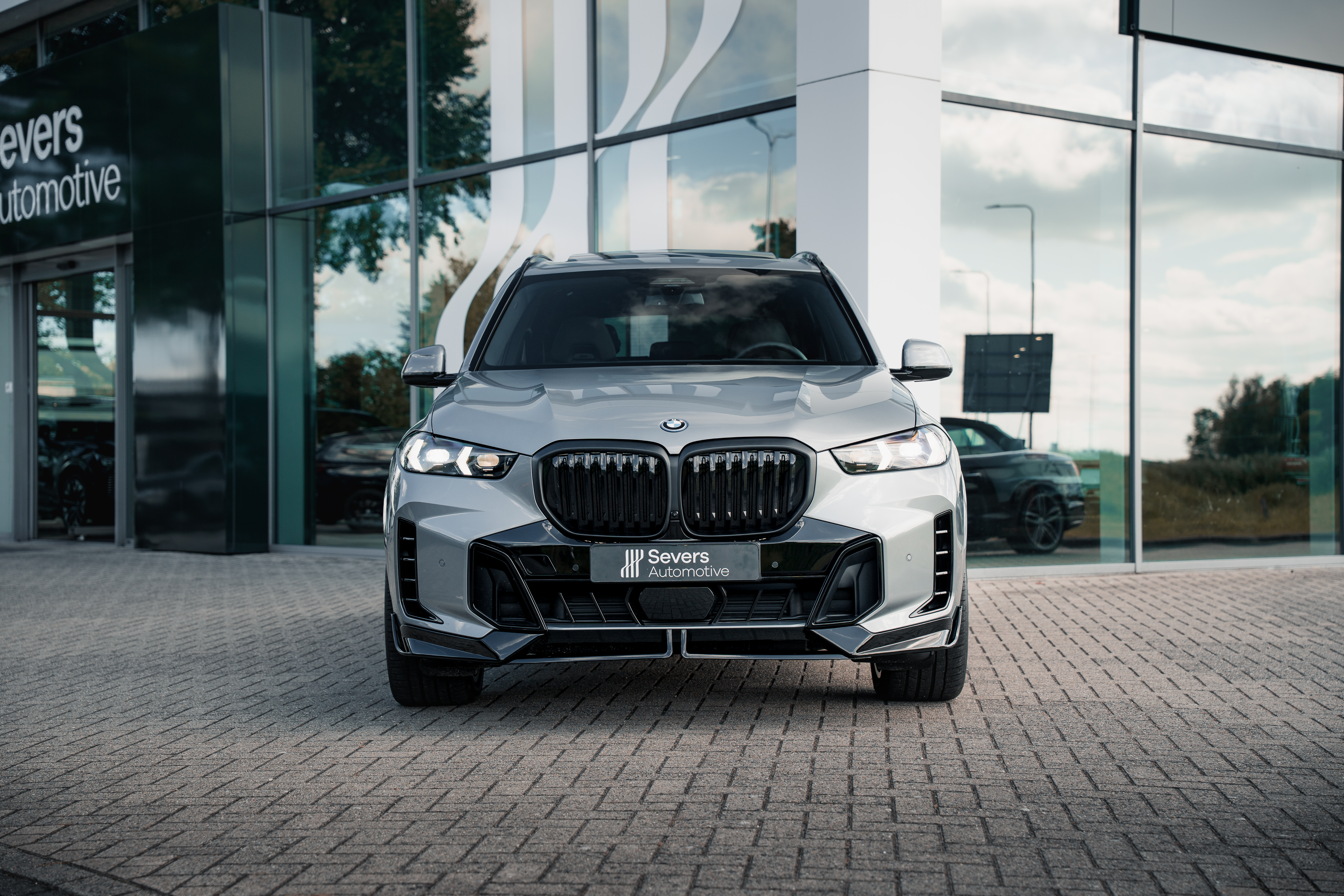 Severs Automotive PSR Parts Woerden BMW X5 Skyscraper front