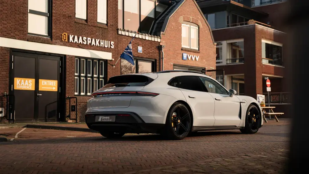 Severs Automotive Porsche Taycan Sport Turismo Krijt e