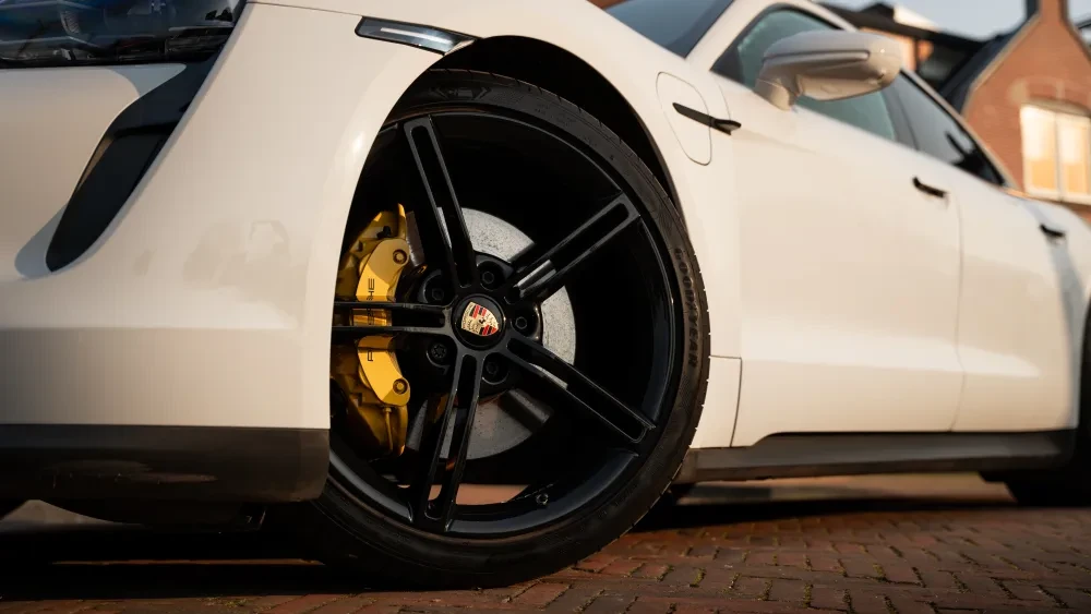 Severs Automotive Velgen Porsche Taycan Sport Turismo Krijt