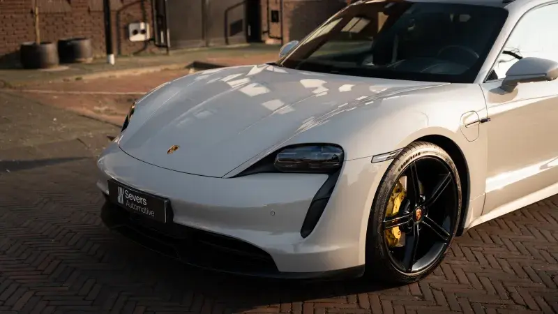 Severs Automotive Porsche Taycan Sport Turismo Krijt exterieur